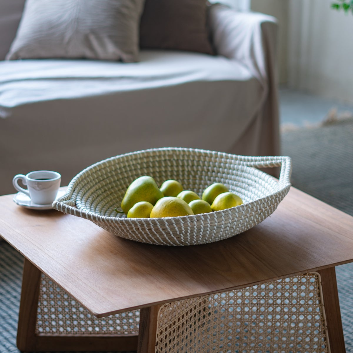 Kira Woven Seagrass Bowl with Handle