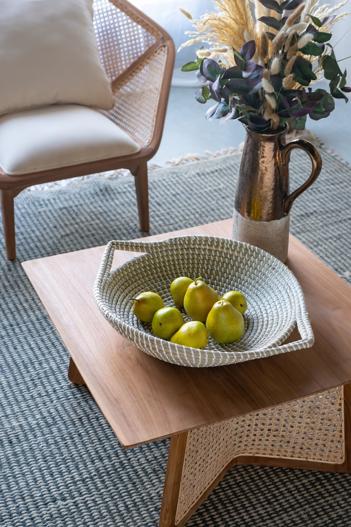 Kira Woven Seagrass Bowl with Handle