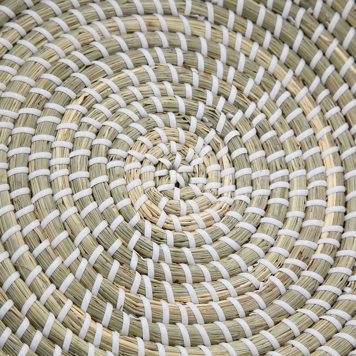 Kira Woven Seagrass Bowl with Handle